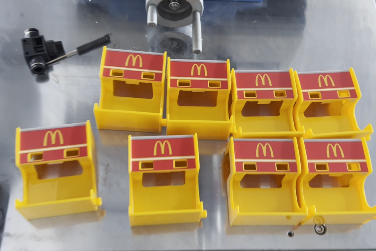 自動玩具貼標(biāo)機(jī)的“萬能”應(yīng)用圖鑒